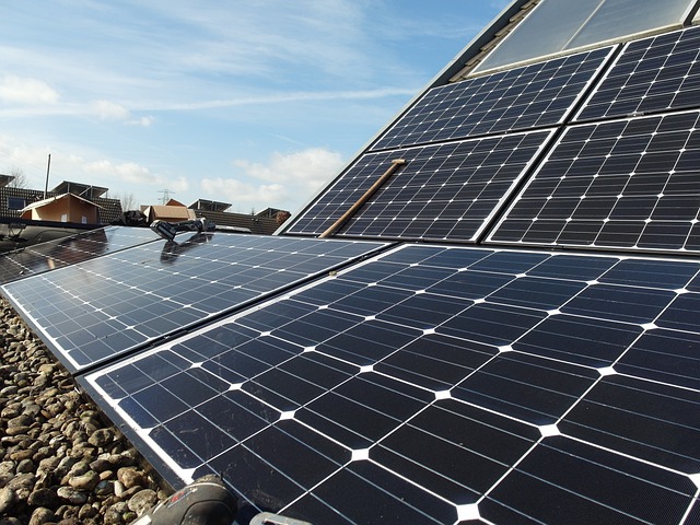 solar-panels-692834_640