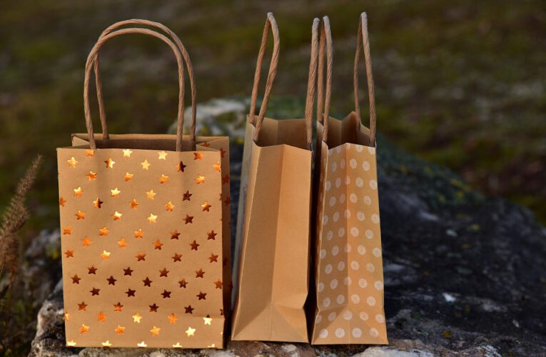 Jakie są różnice między torbami papierowymi a torbami laminowanymi?