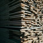 Drewno BSH klejone warstwowo w konstrukcjach budowlanych - przykłady zastosowań